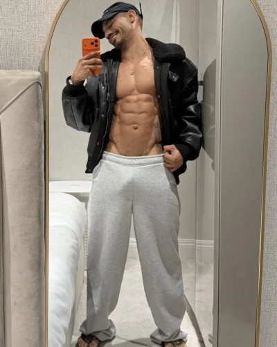 Vidal photo 66, latino, athletic, black hair, 175 cm, 74 kg, Hong Kong