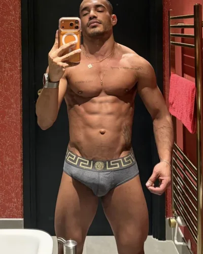 Vidal photo 71, latino, athletic, black hair, 175 cm, 74 kg, Hong Kong