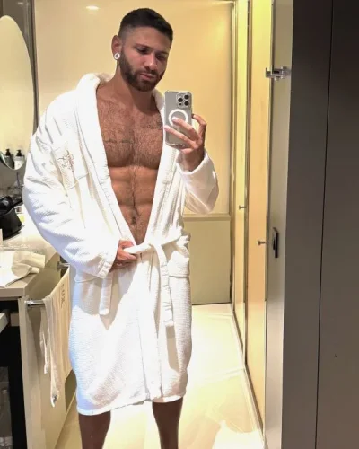 Vynicius photo 10, latino, curvy, brunette, 180 cm, 81 kg, Hong Kong