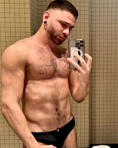 Vynicius photo 19, latino, curvy, brunette, 180 cm, 81 kg, Hong Kong