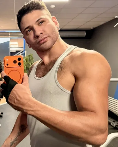 Vynicius photo 25, latino, curvy, brunette, 180 cm, 81 kg, Hong Kong