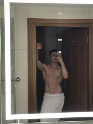 Zayn photo 1, european, athletic, black hair, 175 cm, 70 kg, Hong Kong