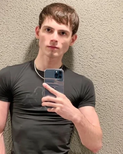 Cassius photo 2, european, slim, brunette, 183 cm, 61 kg, Hong Kong