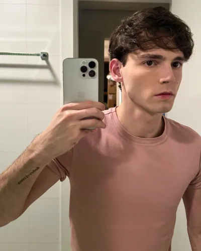 Cassius photo 7, european, slim, brunette, 183 cm, 61 kg, Hong Kong