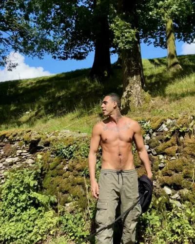 Roberto photo 22, latino, curvy, black hair, 183 cm, 93 kg, Hong Kong