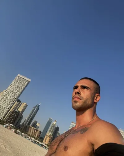 Roberto photo 29, latino, curvy, black hair, 183 cm, 93 kg, Hong Kong
