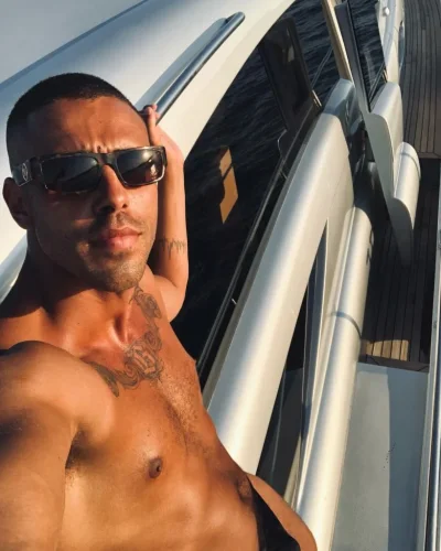 Roberto photo 33, latino, curvy, black hair, 183 cm, 93 kg, Hong Kong