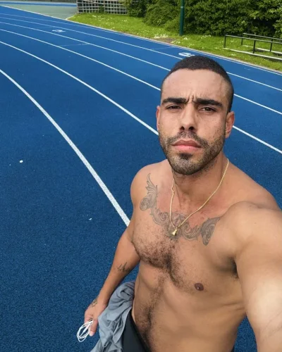 Roberto photo 36, latino, curvy, black hair, 183 cm, 93 kg, Hong Kong