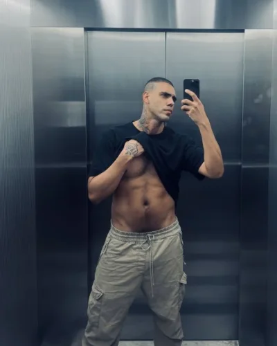 Roberto photo 37, latino, curvy, black hair, 183 cm, 93 kg, Hong Kong