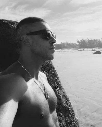 Roberto photo 39, latino, curvy, black hair, 183 cm, 93 kg, Hong Kong