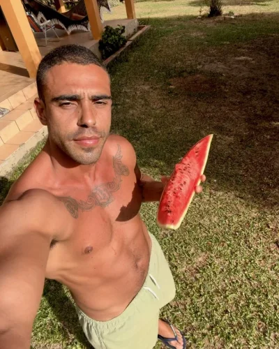 Roberto photo 41, latino, curvy, black hair, 183 cm, 93 kg, Hong Kong