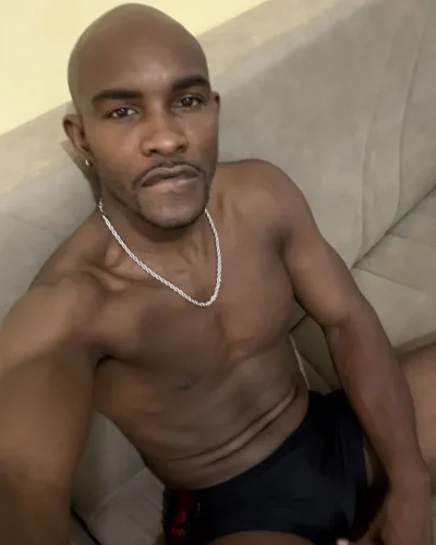Toro photo 6, latino, athletic, black hair, 175 cm, 72 kg, Hong Kong