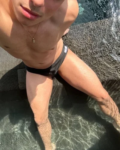 Byron photo 10, latino, average, black hair, 173 cm, 65 kg, Hong Kong