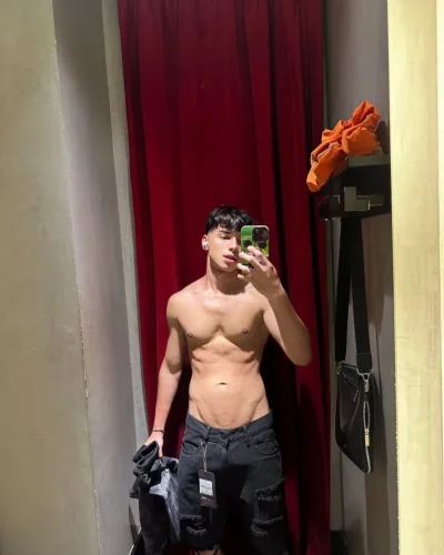 Byron photo 28, latino, average, black hair, 173 cm, 65 kg, Hong Kong
