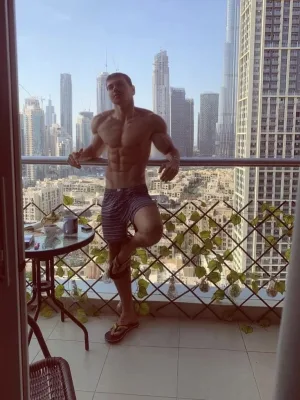 Bruno photo 1, latino, athletic, brunette, 178 cm, 79 kg, Hong Kong