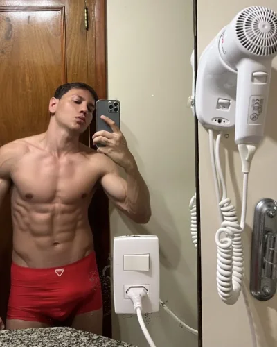 Bruno photo 12, latino, athletic, brunette, 178 cm, 79 kg, Hong Kong