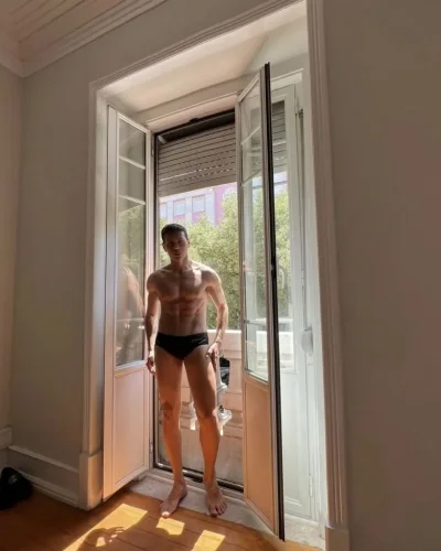 Bruno photo 7, latino, athletic, brunette, 178 cm, 79 kg, Hong Kong