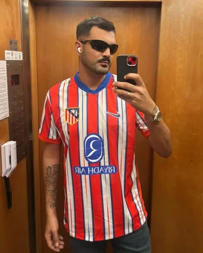 Vensky photo 1, latino, athletic, black hair, 195 cm, 95 kg, Hong Kong