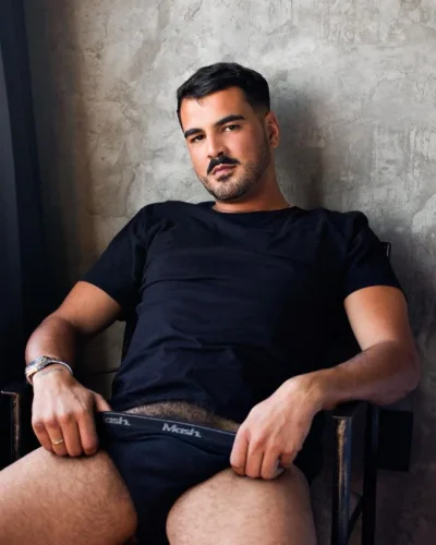 Vensky photo 2, latino, athletic, black hair, 195 cm, 95 kg, Hong Kong