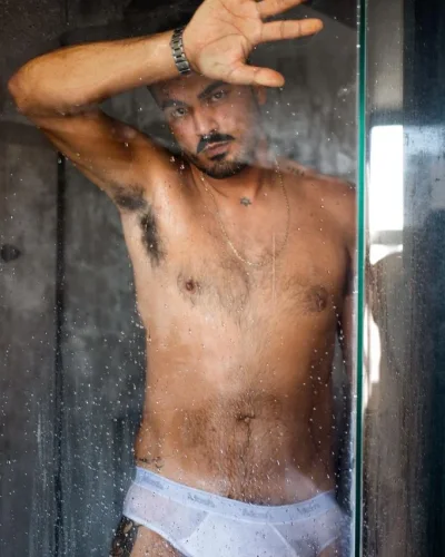 Vensky photo 4, latino, athletic, black hair, 195 cm, 95 kg, Hong Kong