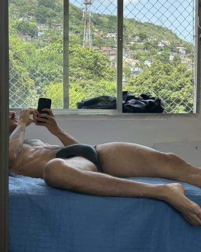 August photo 1, latino, curvy, black hair, 190 cm, 93 kg, Hong Kong