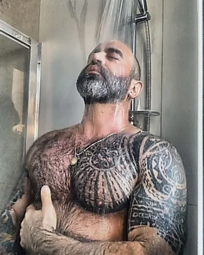 Theodoros photo 11, european, curvy, brunette, 180 cm, 90 kg, Hong Kong