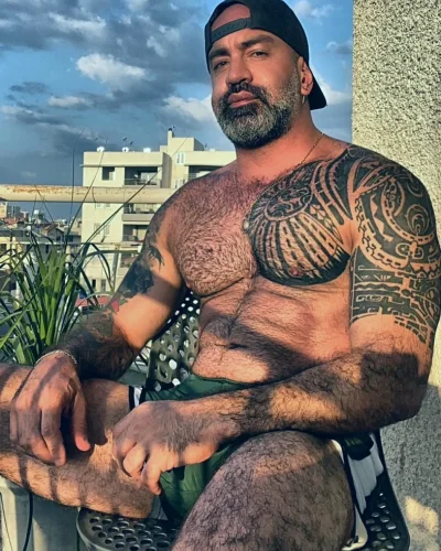 Theodoros photo 18, european, curvy, brunette, 180 cm, 90 kg, Hong Kong
