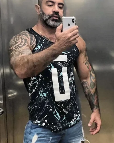 Theodoros photo 4, european, curvy, brunette, 180 cm, 90 kg, Hong Kong