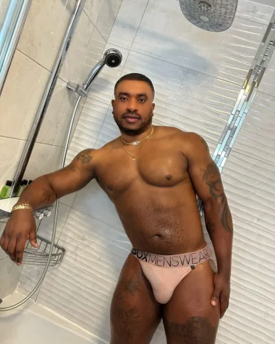 Andres photo 9, ebony / black, curvy, black hair, 188 cm, 120 kg, Hong Kong