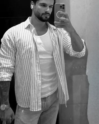 Vendome photo 14, european, curvy, black hair, 188 cm, 90 kg, Hong Kong