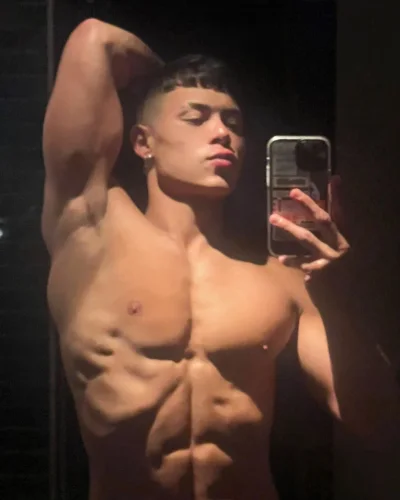 Axl photo 10, mixed, athletic, black hair, 170 cm, 72 kg, Hong Kong