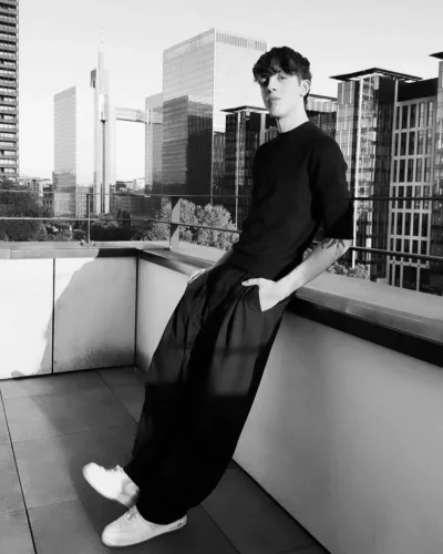 Noel photo 11, slavic, slim, brunette, 183 cm, 63 kg, Hong Kong