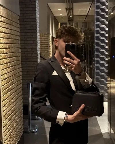Noel photo 15, slavic, slim, brunette, 183 cm, 63 kg, Hong Kong
