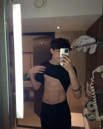 Noel photo 18, slavic, slim, brunette, 183 cm, 63 kg, Hong Kong