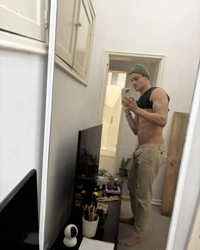 Axel photo 8, latino, athletic, brunette, 188 cm, 81 kg, Hong Kong