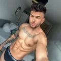 Yan photo 13, latino, athletic, black hair, 180 cm, 77 kg, Hong Kong