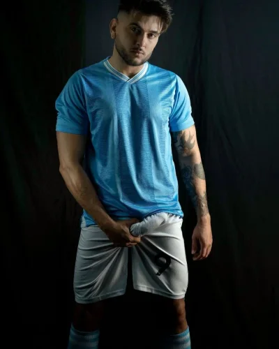 Yan photo 4, latino, athletic, black hair, 180 cm, 77 kg, Hong Kong