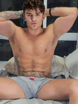 Vince photo 1, latino, athletic, brunette, 185 cm, 83 kg, Hong Kong