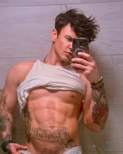 Vince photo 10, latino, athletic, brunette, 185 cm, 83 kg, Hong Kong