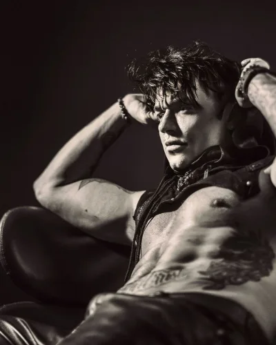 Vince photo 3, latino, athletic, brunette, 185 cm, 83 kg, Hong Kong