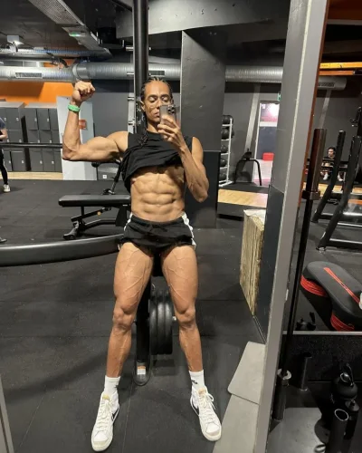 Pietro photo 10, latino, athletic, brunette, 185 cm, 81 kg, Hong Kong