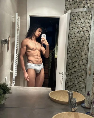 Pietro photo 11, latino, athletic, brunette, 185 cm, 81 kg, Hong Kong