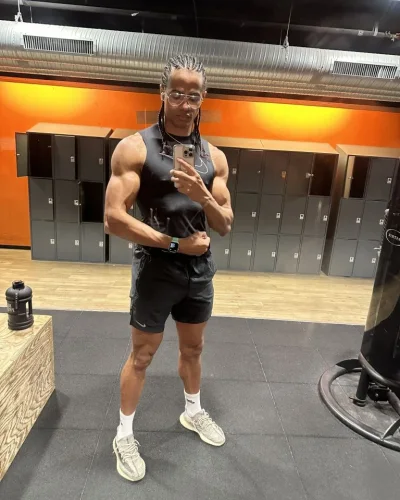 Pietro photo 2, latino, athletic, brunette, 185 cm, 81 kg, Hong Kong