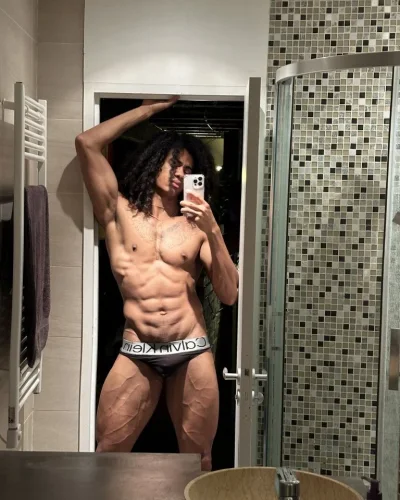 Pietro photo 8, latino, athletic, brunette, 185 cm, 81 kg, Hong Kong