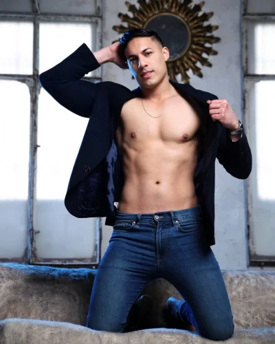 Luciano photo 3, latino, athletic, black hair, 183 cm, 77 kg, Hong Kong