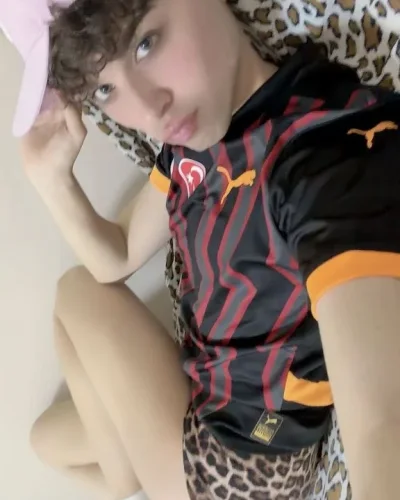 Barry photo 37, latino, slim, brunette, 170 cm, 52 kg, Hong Kong