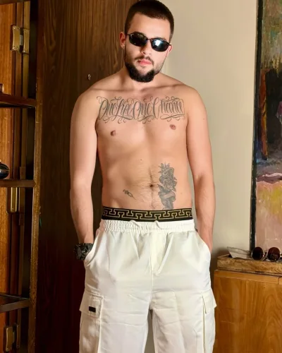 Travis photo 18, slavic, average, black hair, 168 cm, 58 kg, Hong Kong