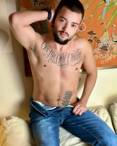 Travis photo 21, slavic, average, black hair, 168 cm, 58 kg, Hong Kong