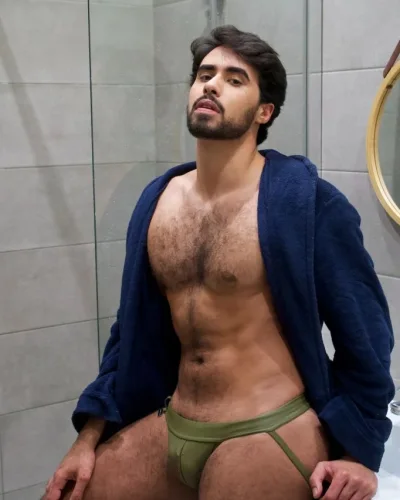 Antonio photo 46, latino, curvy, black hair, 178 cm, 81 kg, Hong Kong