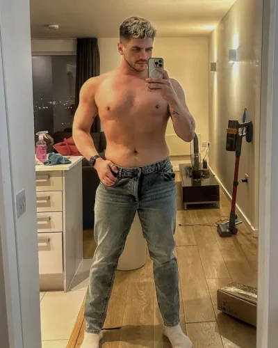 Alberto photo 2, slavic, curvy, blonde hair, 185 cm, 90 kg, Hong Kong